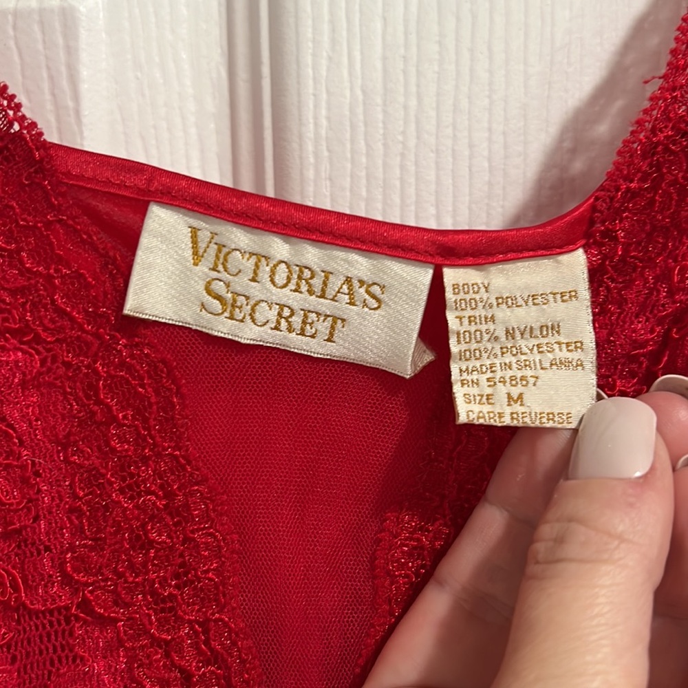 Vintage VS Nightgown - Picture 5 of 15